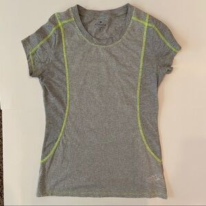 Athleta Challenger Gray Heathered Tee Shirt.  Size Small. EUC